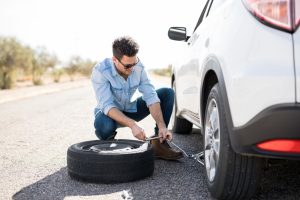 The Dangers of Changing a Tire on the Side of the Roadway